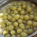 Wie man Stachelbeeren am besten für den Winter frisch hält