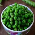 Como congelar ervilhas verdes em casa para o inverno, as melhores receitas