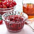 Ein einfaches Rezept für Hartriegelmarmelade mit Knochen für den Winter, wie man richtig kocht