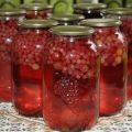 Uma receita simples de compota de maçã e groselha para o inverno
