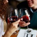 ¿Cuáles son los beneficios del vino casero y las propiedades medicinales, contraindicaciones de uso?