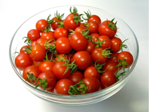 Beschreibung der Kirschtomaten, ihrer Vor- und Nachteile, der süßesten Sorten