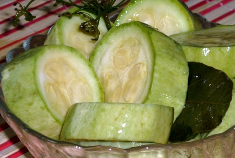 кисели купус у чинији