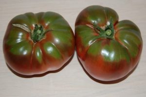 Beskrivning av tomatsorter Brandywine svart, gul, rosa och röd