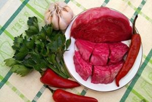 Recept na nakládané zelí s řepou v gruzínštině na zimu ve sklenici