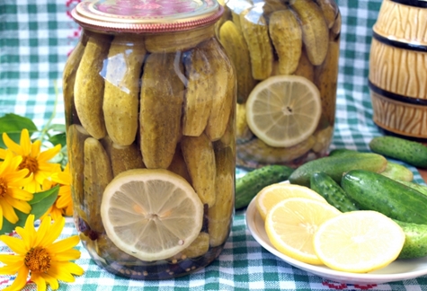 Czech cucumbers with lemon