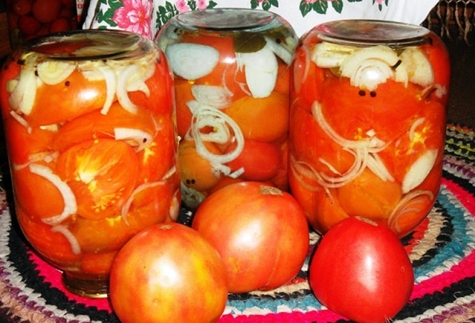 Tomates checos en frascos