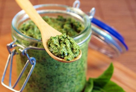pesto in un barattolo