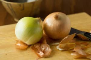 The use of onion peels for cucumbers, how to water and feed