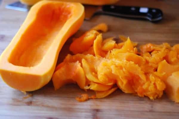 làm cỏ thường xuyên