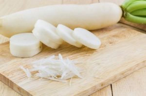 Kiedy musisz zbierać rzodkiew daikon z ogrodu do przechowywania na zimę