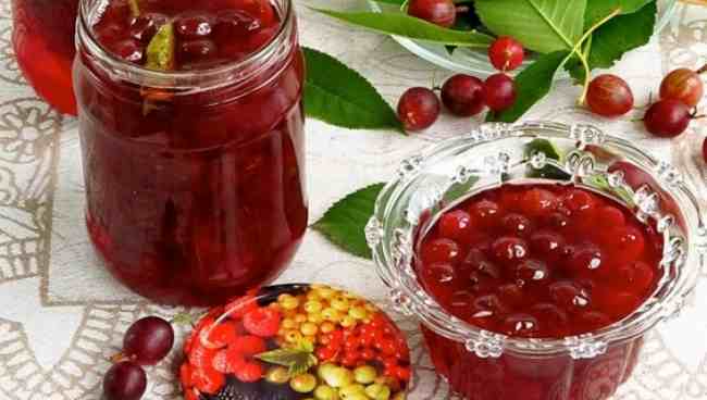 marmellata in un barattolo