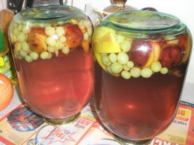 nektarino kompotas