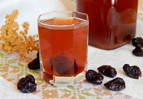 kompot z suszonych śliwek