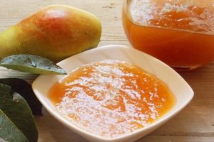 Прости рецепти за приготвяне на сладко от круши за зимата