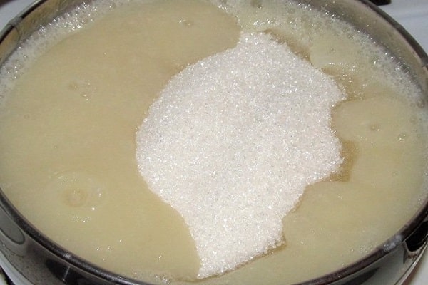 кроз брусилицу за месо