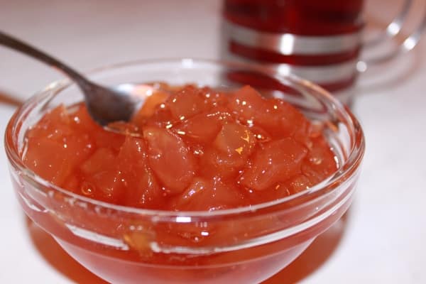 marmellata di ranetki in una ciotola