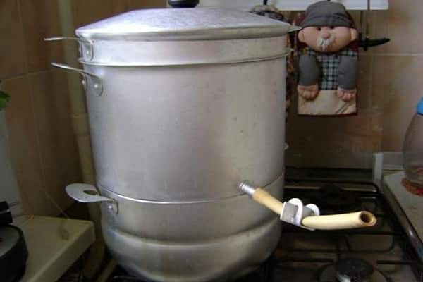 тъмно място