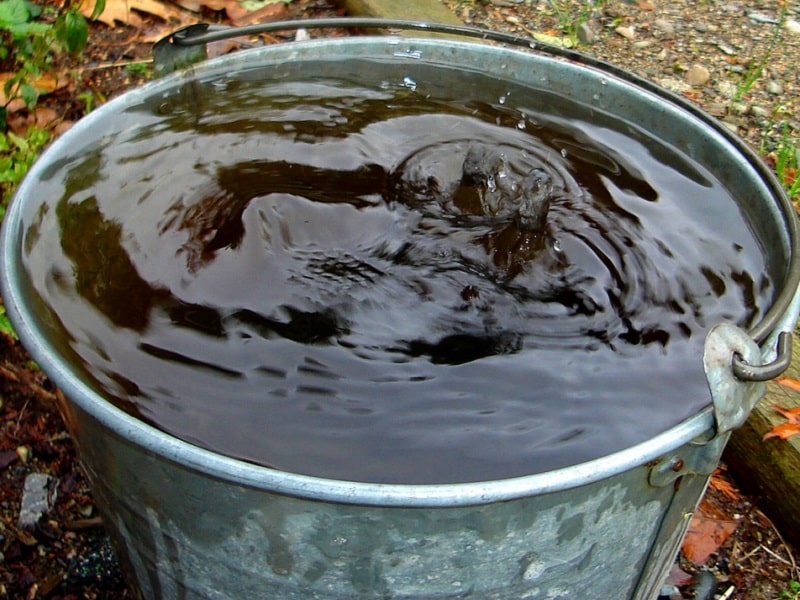 Wasser in einem Eimer
