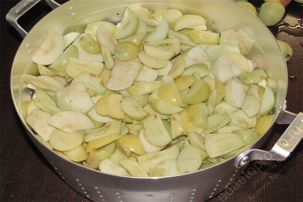 само ябълки