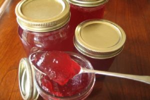Simple step-by-step recipes for making raspberry jelly for the winter