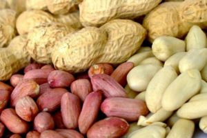 Schaden und Nutzen von Erdnüssen für den menschlichen Körper, Eigenschaften und Vitamine in Erdnüssen
