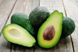 Wie Sie die Reifung von Avocados zu Hause beschleunigen können, was Sie tun müssen, um zur Reife zu gelangen
