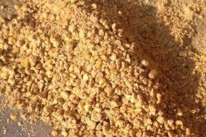 Description and composition of ready-made feed for chickens, creating a mixture with your own hands