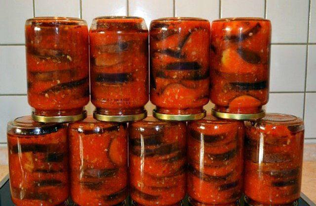 Brilho de berinjela com molho de tomate