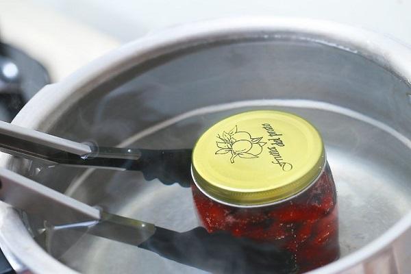 sterilizovat kontejnery