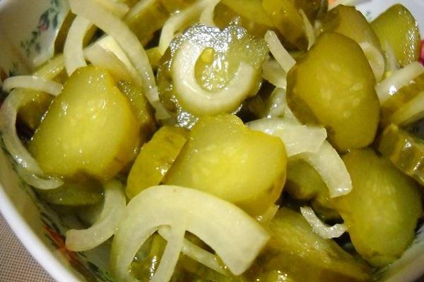 cetrioli con cipolle
