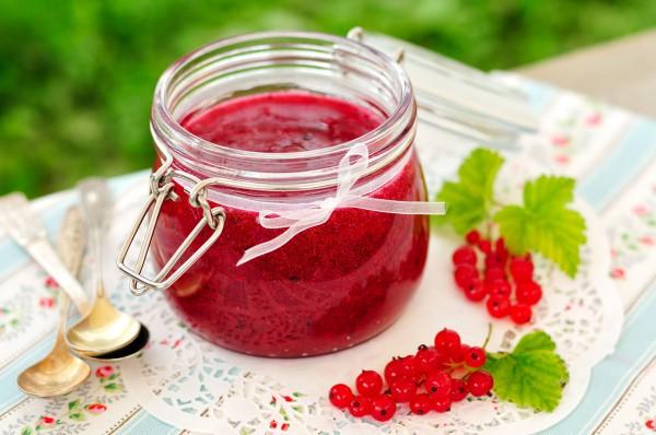 gelatina di ribes per l'inverno