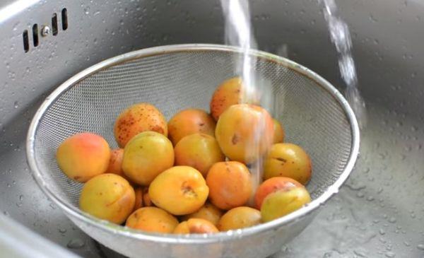 rinsing apricots