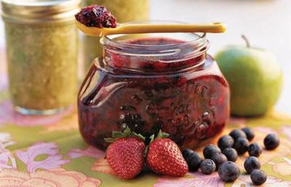 Marmelade mit Beeren