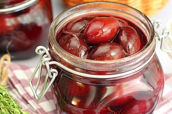 plums like olives
