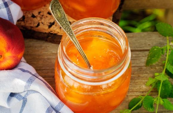 nấu mứt trong nồi nấu chậm