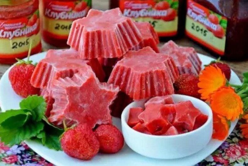 freezing strawberries