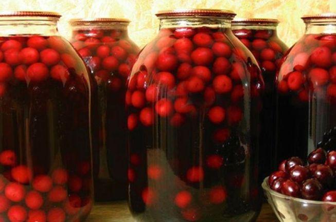cherry with gooseberry and raspberry