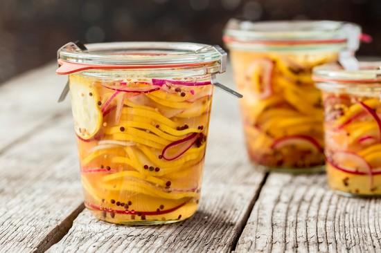zucchine marinate piccanti