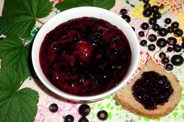 currants on bread