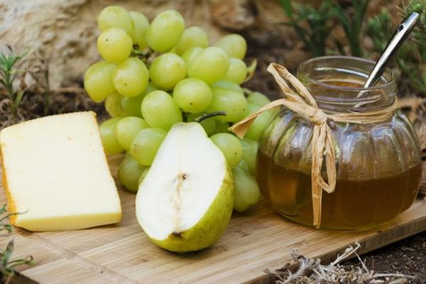 pêra com uvas
