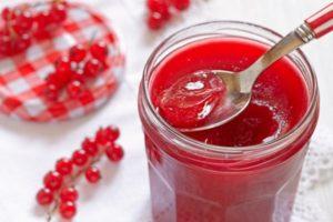 10 einfache Schritt-für-Schritt-Rezepte für Johannisbeergelee für den Winter