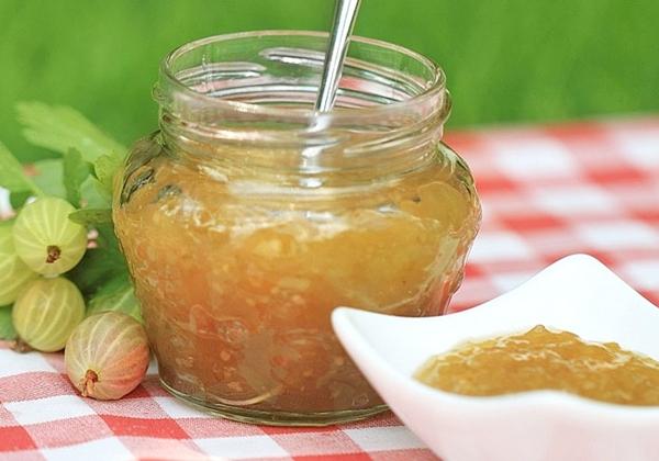 gooseberry jelly with currants for the winter