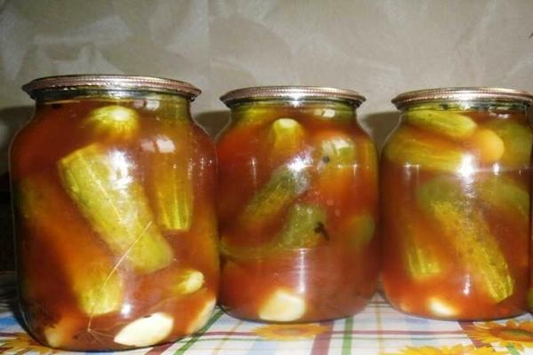 Gurken mit Chili für den Winter