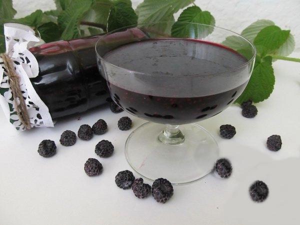fünf Minuten schwarze Himbeermarmelade