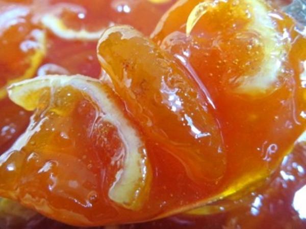 Apfel-Aprikosen-Marmelade mit Zitrone