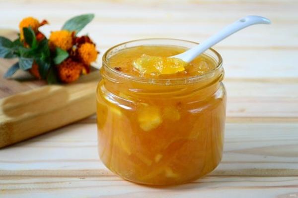 Tangerine jam with cinnamon, ginger and cloves
