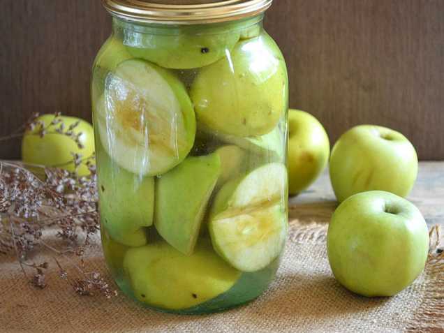 apples in syrup