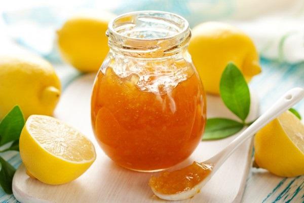 λεμόνια στα μισά