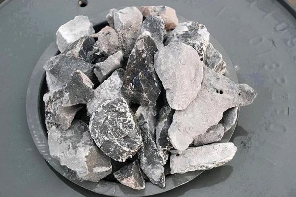 pedras de carbite